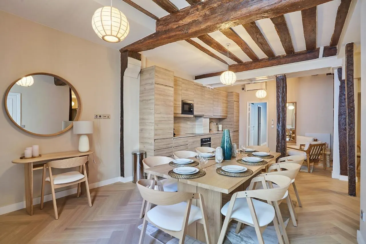 Apartment Center Of Paris By Studio Prestige 0*,  フランス