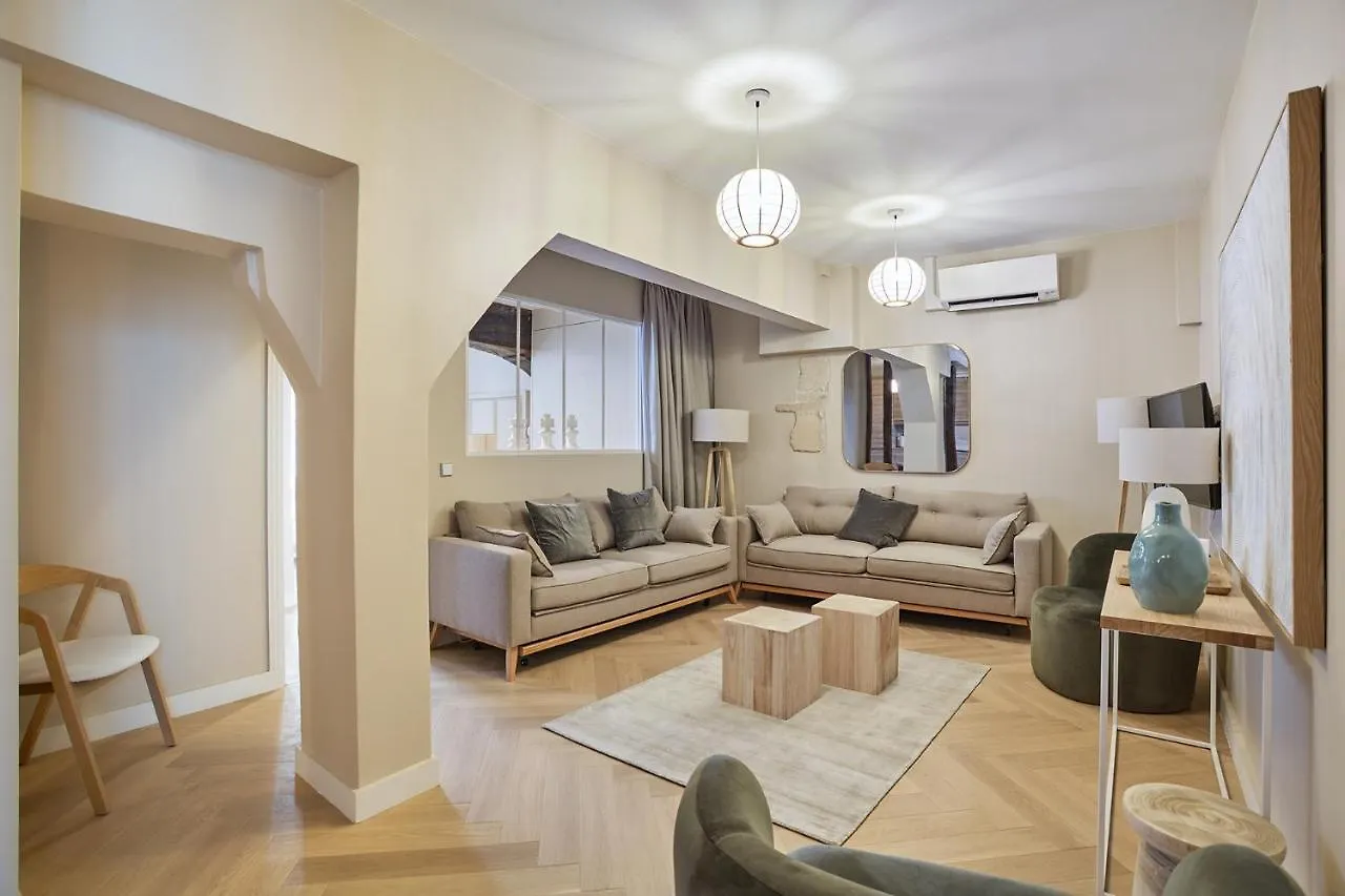Apartment Center Of Paris By Studio Prestige